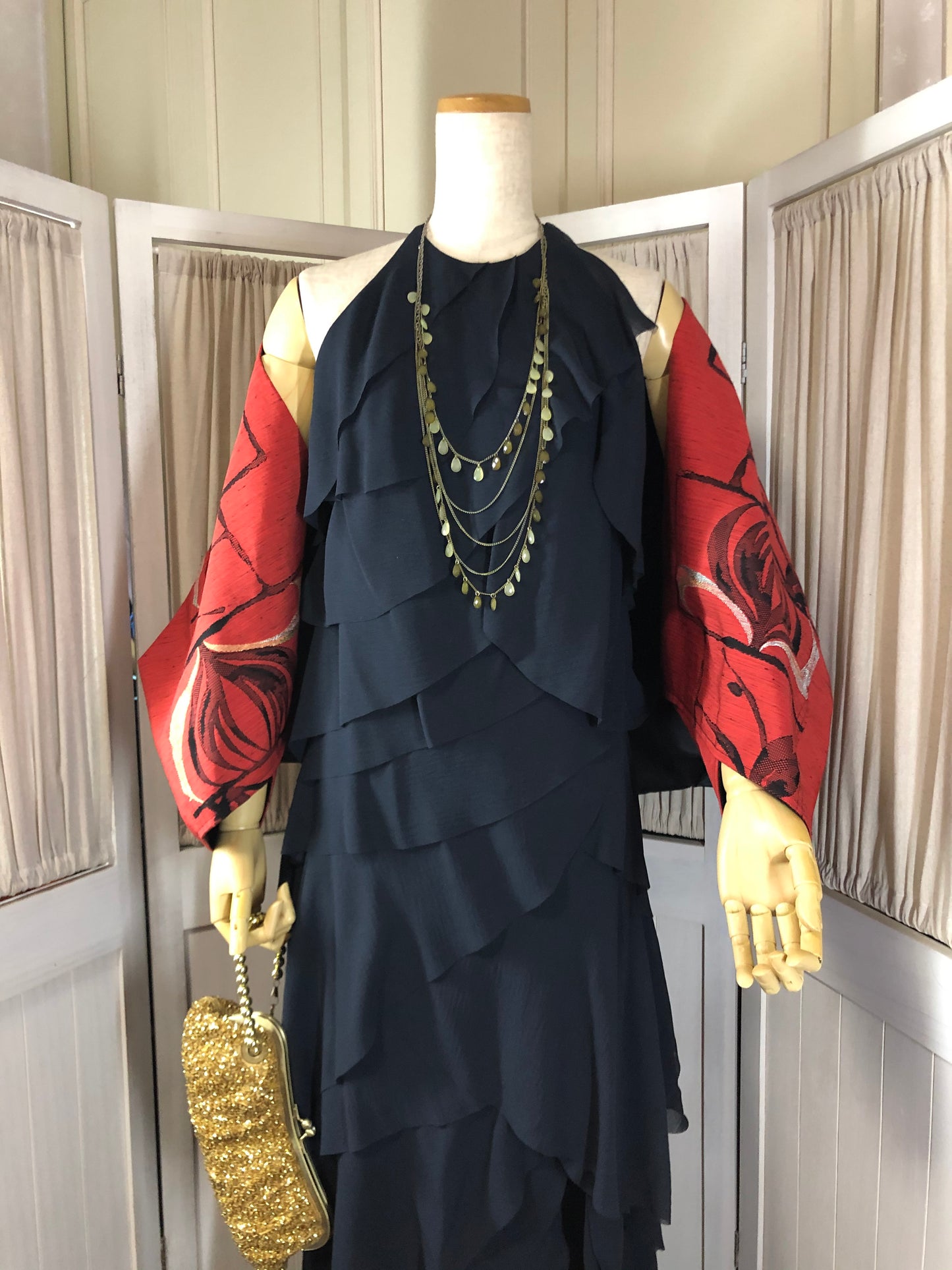 OBI MOMONGA 赤と黒のモダンな紬帯で仕立てリバーシブル・ボレロ